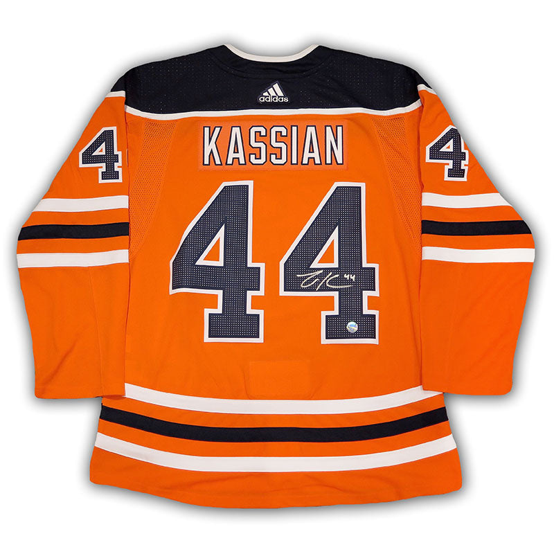 Zack Kassian Signed Oilers Jersey (Beckett) 13th Overall Pick 2009