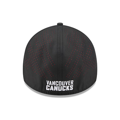 Vancouver Canucks New Era Black Night 39THIRTY Flex Hat
