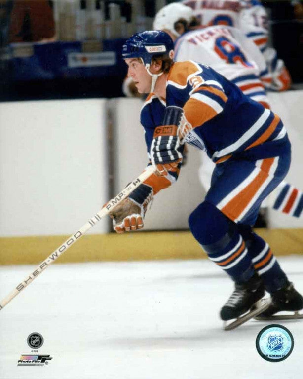 Unsigned photograph of Al Hamilton skating during an Edmonton Oilers NHL hockey game