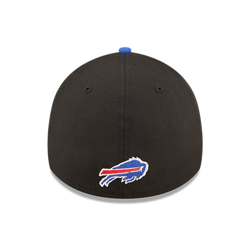 Back view of of the Buffalo Bills NFL Draft cap from New Era. Design features embroidered team name on front panels; body of cap is constructed in black with contrasting team colour brim and embroidery. Full colour team logo is embroidered on the back. 
