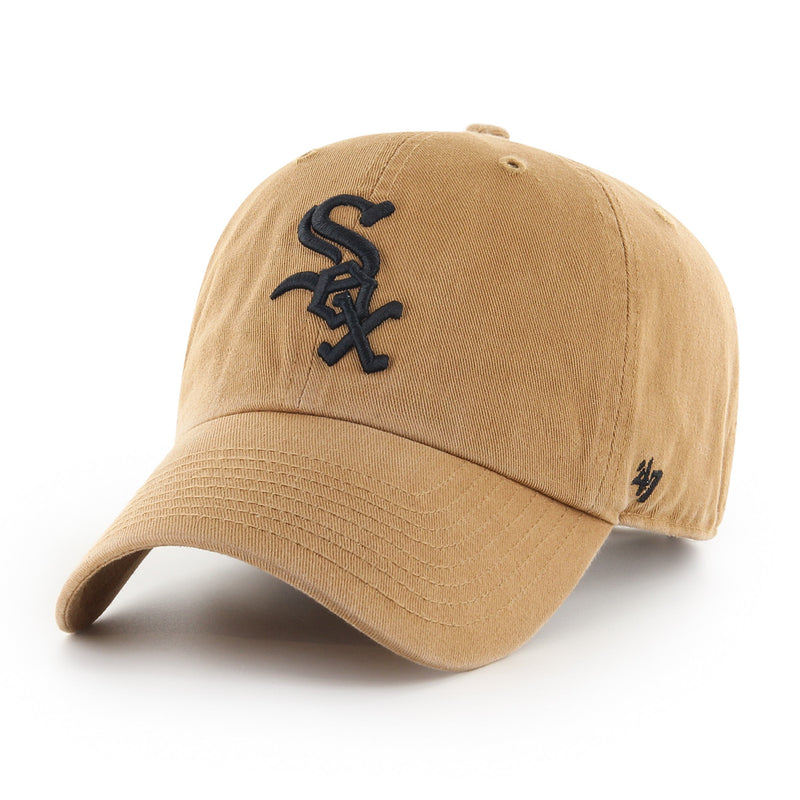Front View of Chicago White Sox '47 Dune Clean Up Cap; design features all-black embroidered logo on a tan brown twill cap.